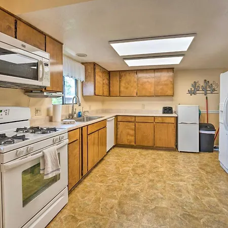 Updated Family Home - 2 Blocks To Colorado River! Bullhead City Exterior foto
