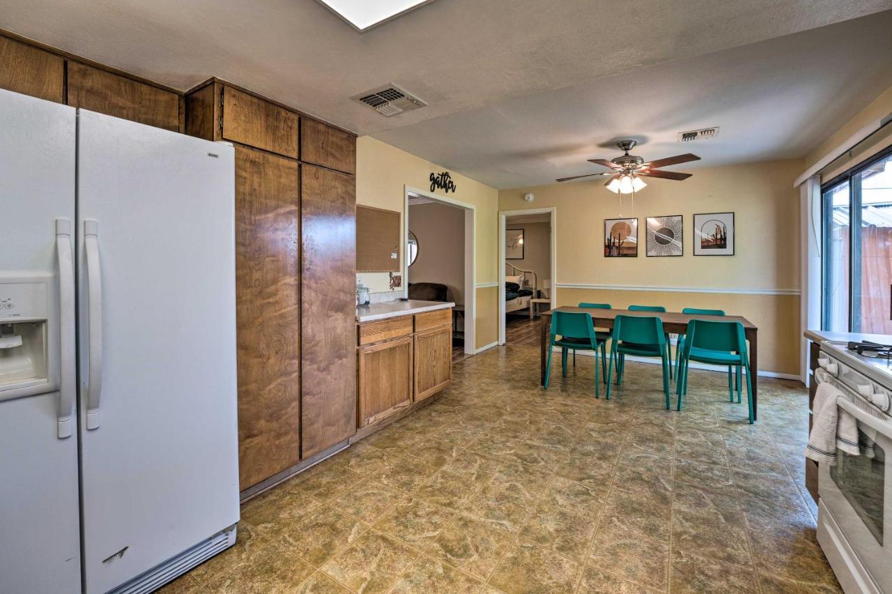 Updated Family - 2 Blocks To Colorado River!