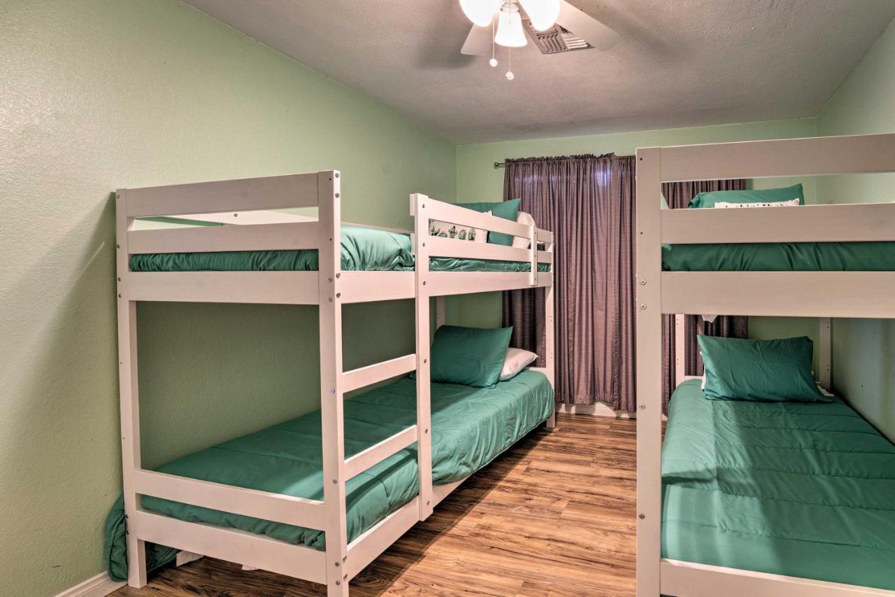 Updated Family - 2 Blocks To Colorado River! Holiday home *